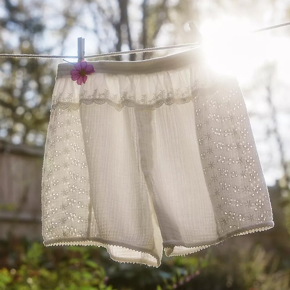 Free People Cream Eyelet Lace Shorts XS | 🔖 2 for $30
